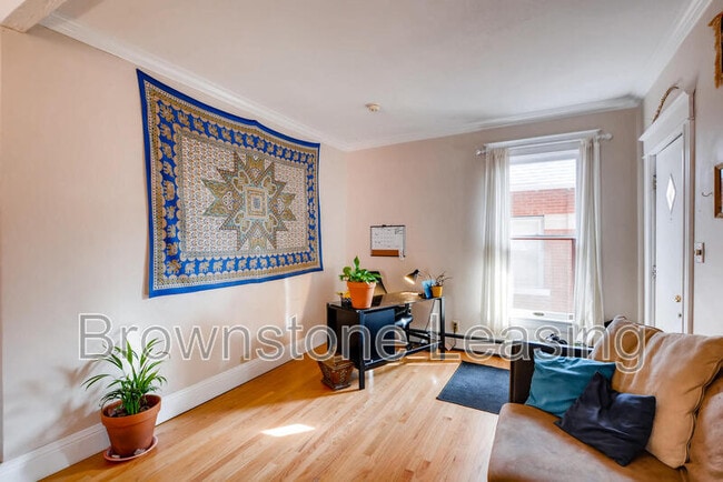 Building Photo - 1035 N Marion St