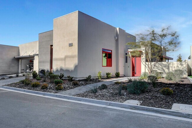 Building Photo - MacDonald Highlands Beauty With Awesome Views