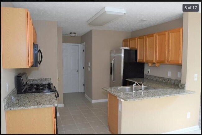 Building Photo - AVAILABLE FOR JUNE 1ST MOVE IN!