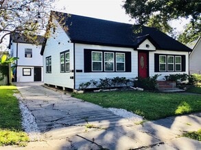 Building Photo - 5530 Truett St