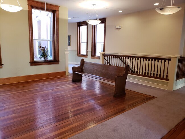 Foto del edificio - 1229 N Franklin St