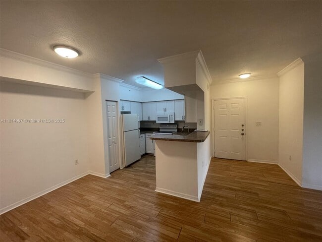 Building Photo - 100 SW 117th Terrace