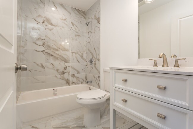 Foto del edificio - 12721 Bradley Ave