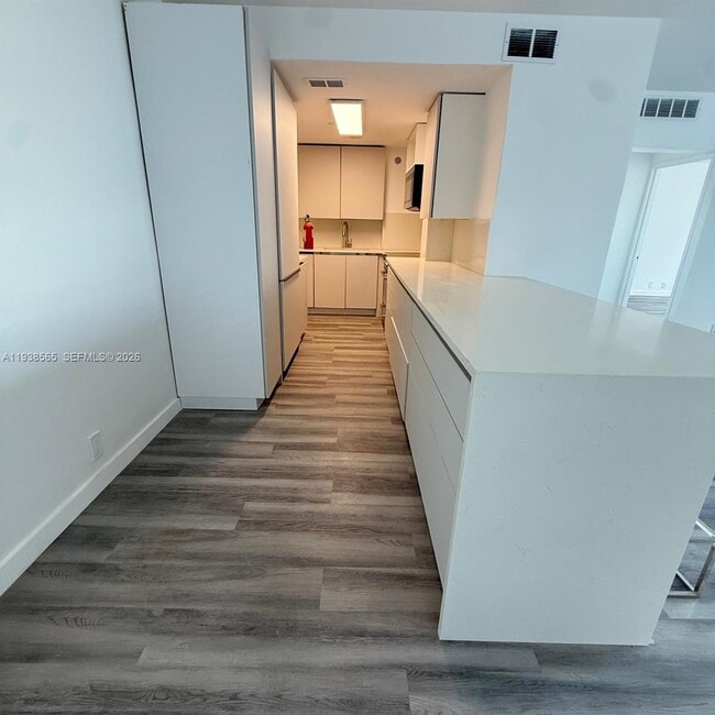 Foto del edificio - 3301 NE 5th Ave