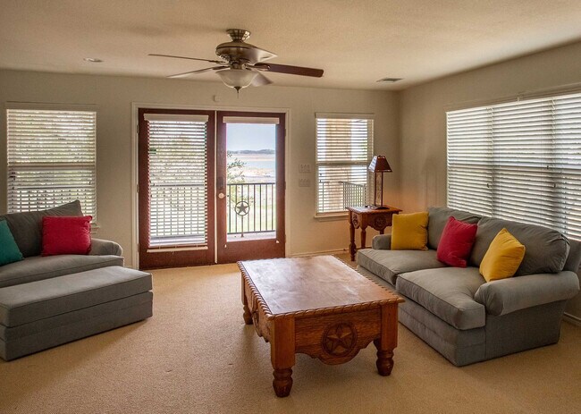 Building Photo - 101 Kelly Emeralds Rd