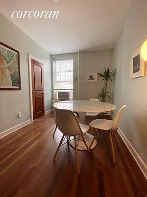 Foto del edificio - 658 Henry St