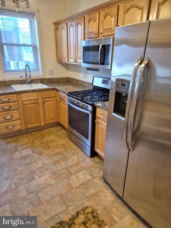 Foto del edificio - 2417 S Opal St