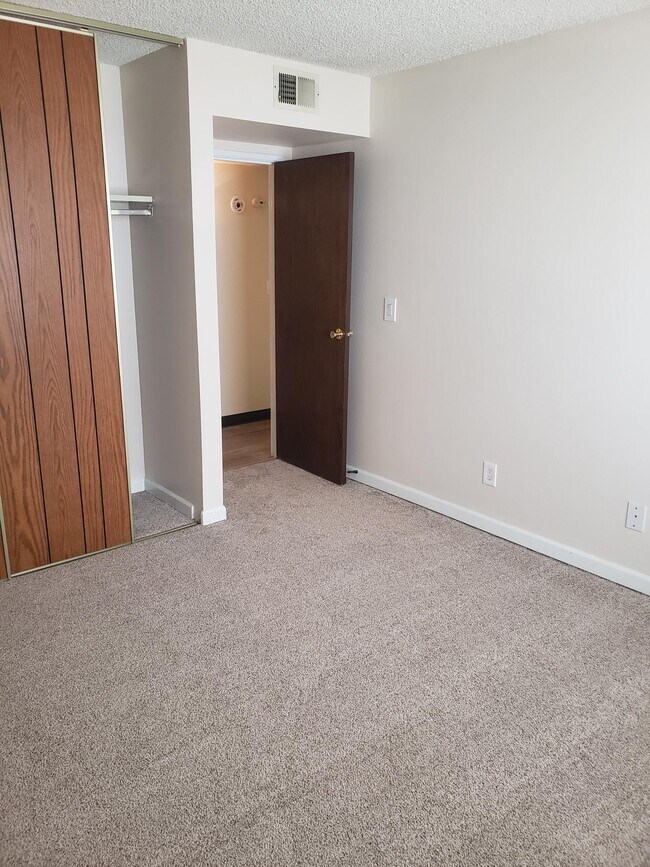 Foto del edificio - 13352 E Jewell Ave