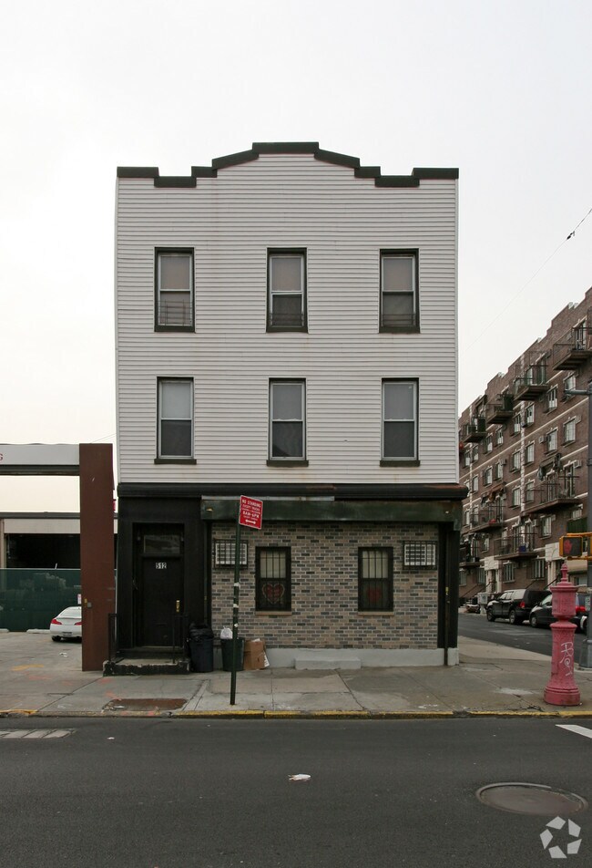 Building Photo - 512 Park Ave