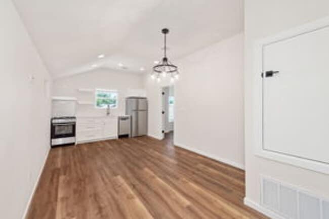 Building Photo - 1123 S Delaware Pl