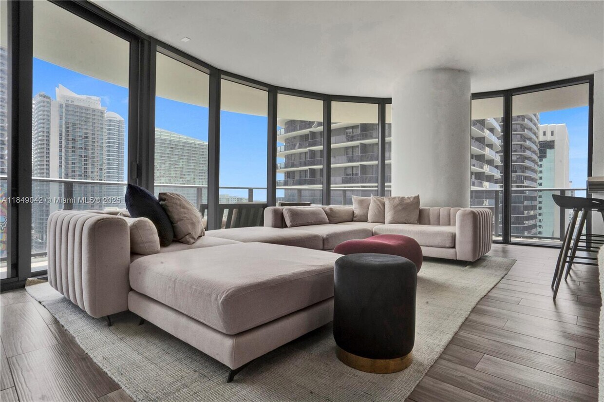 Foto principal - 801 S Miami Ave