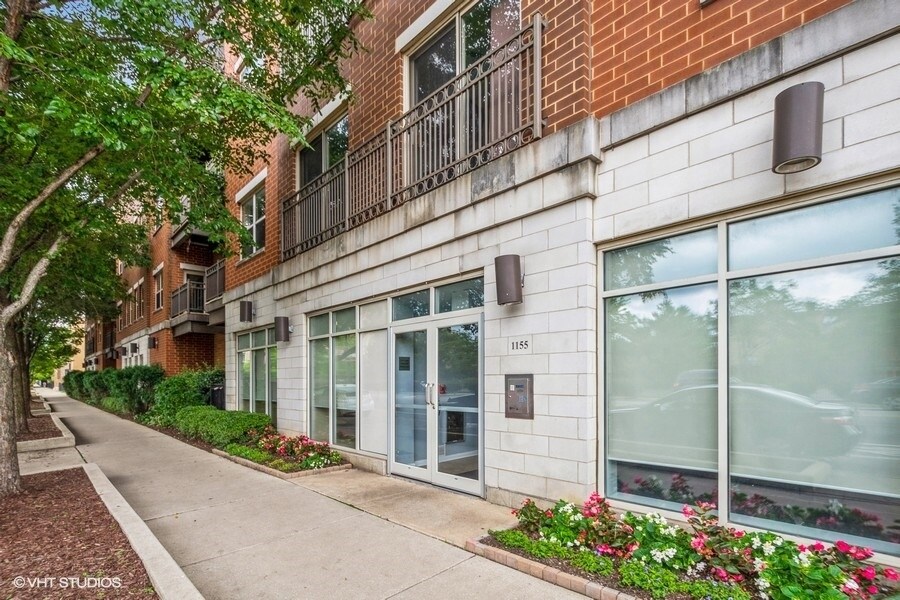 Primary Photo - 1155 W Roosevelt Rd