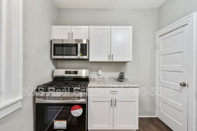Photo - 7217 Race Street - 2