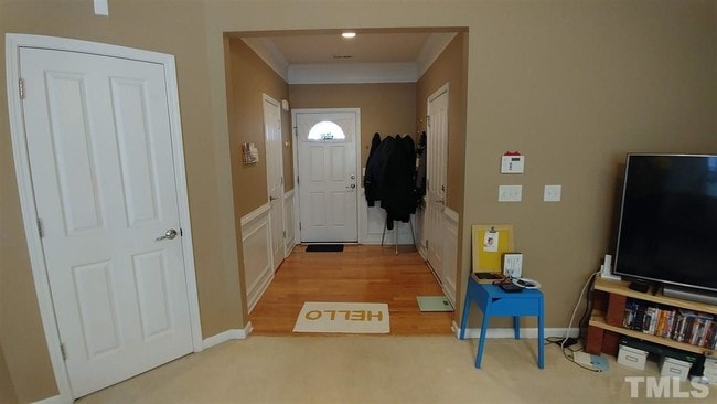 Building Photo - 529 Perrault Dr