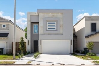Building Photo - 1904 Sunset Dr
