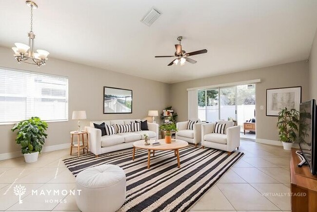 Building Photo - 2615 Queen Alberta Dr