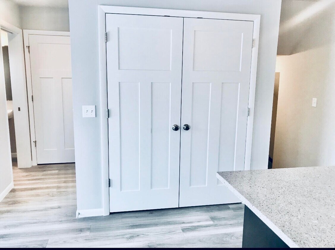 Foto principal - 5856 Lien Rd