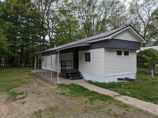 Foto del edificio - 8 Lower Landing Rd