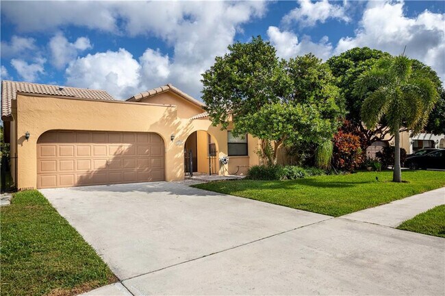 Foto del edificio - 7618 Solimar Cir