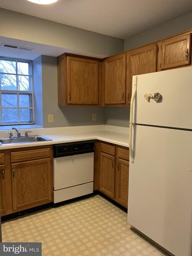 11914L Tarragon Rd Unit L, Reisterstown, MD 21136 Room for Rent in
