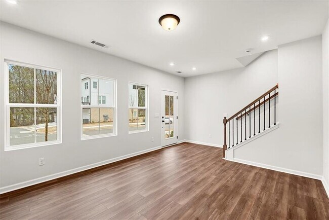 Building Photo - 733 Payton Ln
