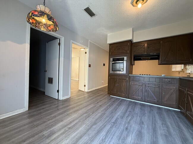 Foto del edificio - 246 Bowling Green Dr