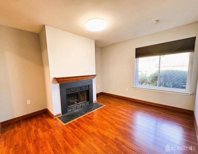 Foto del edificio - 160 Thoreau Dr