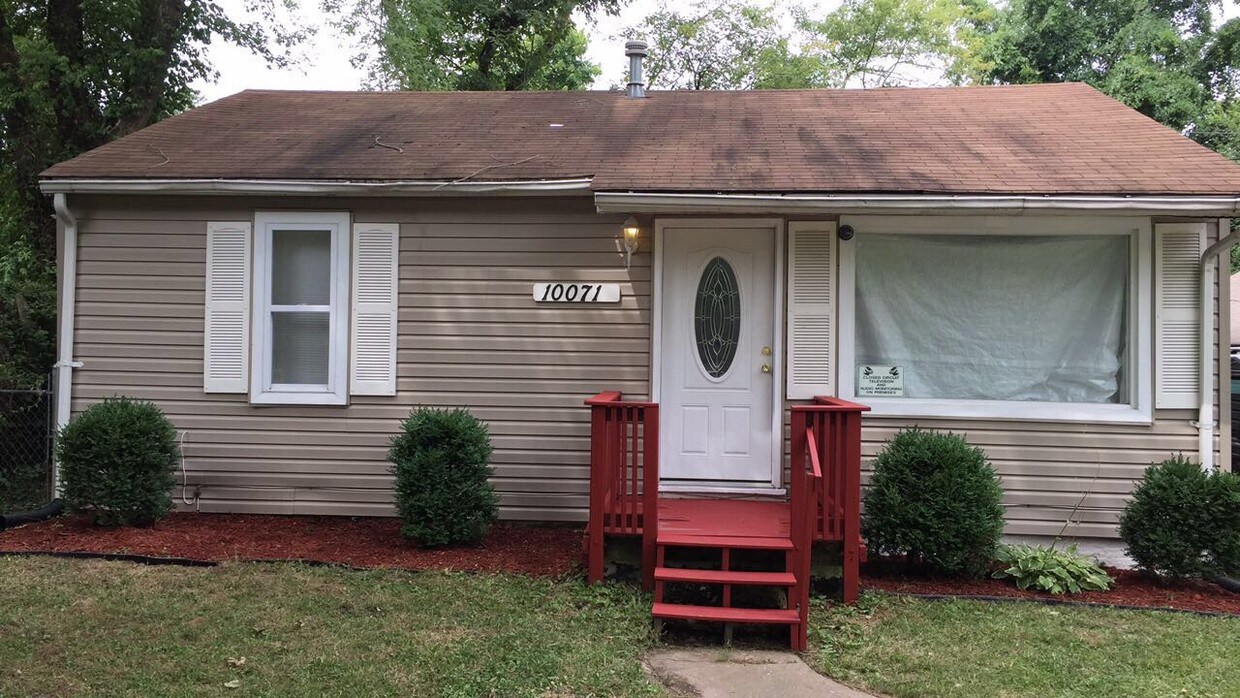 Foto principal - 10071 Bon Oak Dr