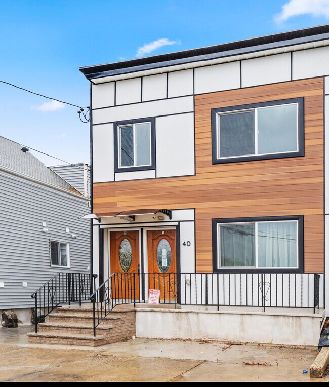 Foto del edificio - 40 Lewis Ave