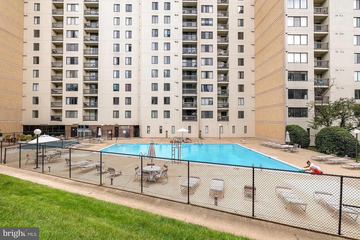 Foto principal - 6300 Stevenson Ave