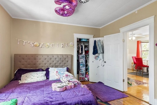 Building Photo - 11 Mars St