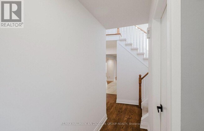 Building Photo - 60 Carl Tennen St