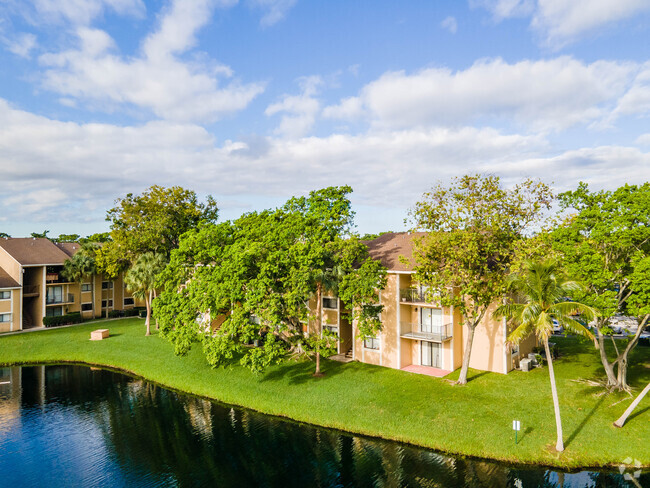 Building Photo - Palms Of Pembroke Condos