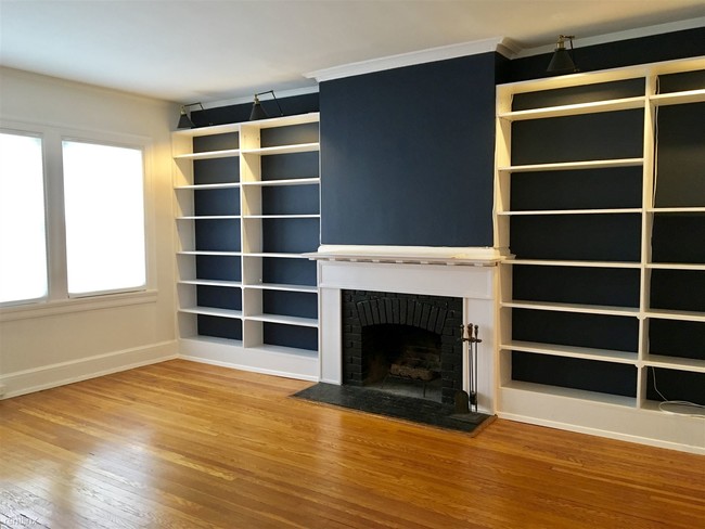 Building Photo - 2 br, 2 bath  - 103 W 39th St Apt G2
