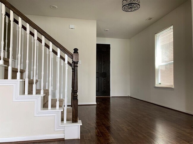 Foto del edificio - 15815 Copper Oak Ln