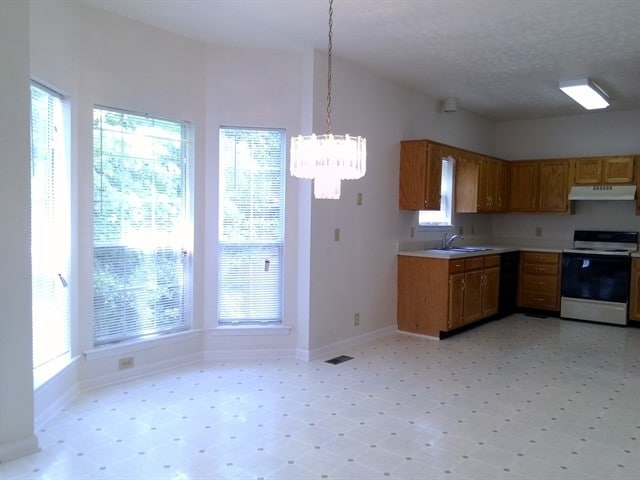 Building Photo - 5125 W Oak Highland Drive