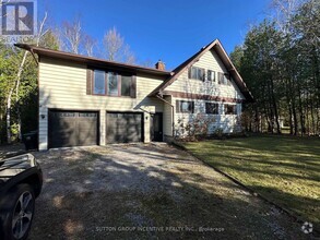 Building Photo - 21 Coppercliff Crescent