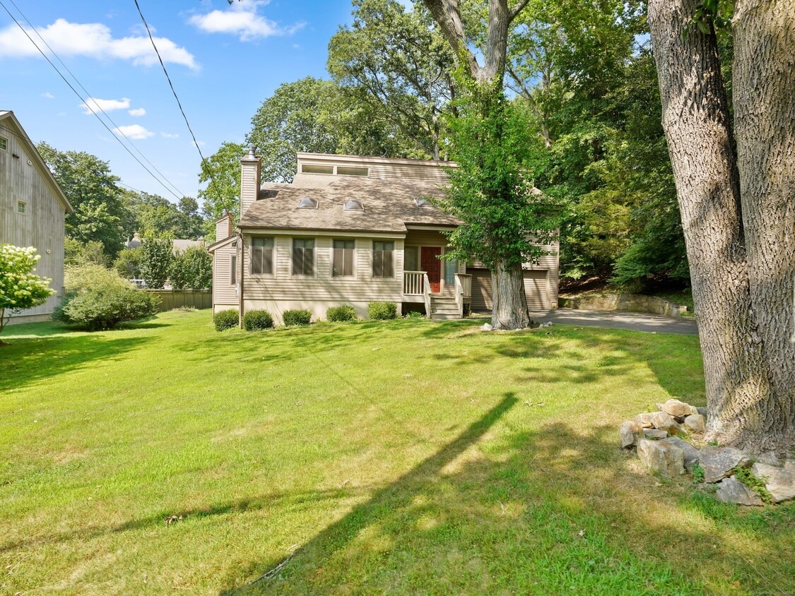 Primary Photo - 15 Keyser Rd