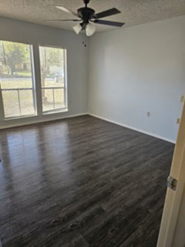 Building Photo - 4735 El Vedado St