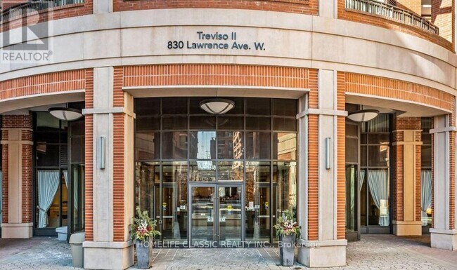 Photo du bâtiment - 830-2830 Lawrence Ave W