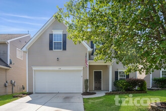 Building Photo - 1129 Hawick Dr