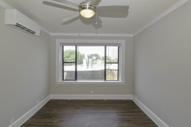 Building Photo - 817 W Lakeside Pl