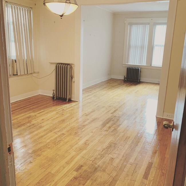 Foto del edificio - 395 Chadwick Ave