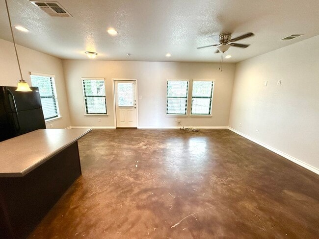 Foto del edificio - 1302 Garden Dusk