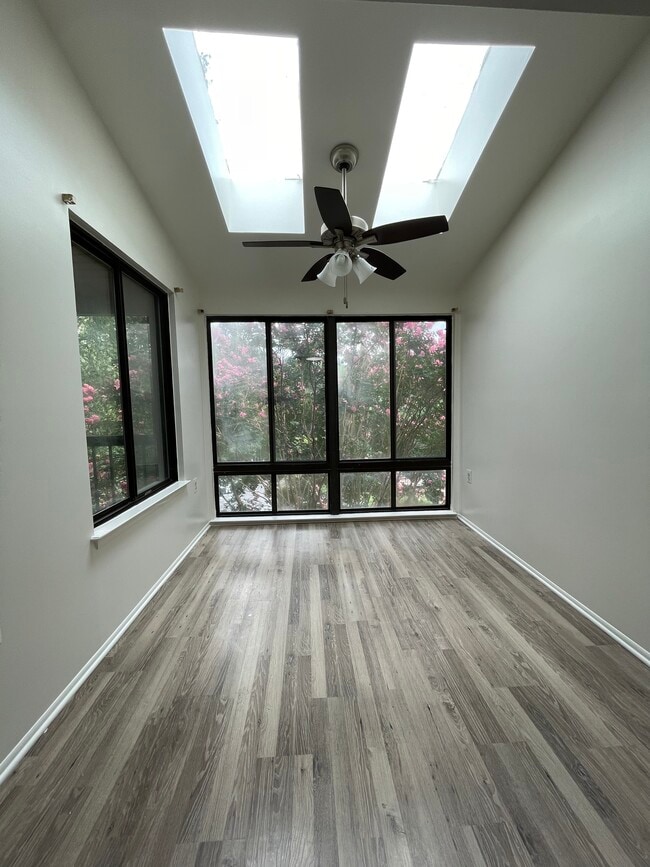 Comedor - 13205 Chalet Pl