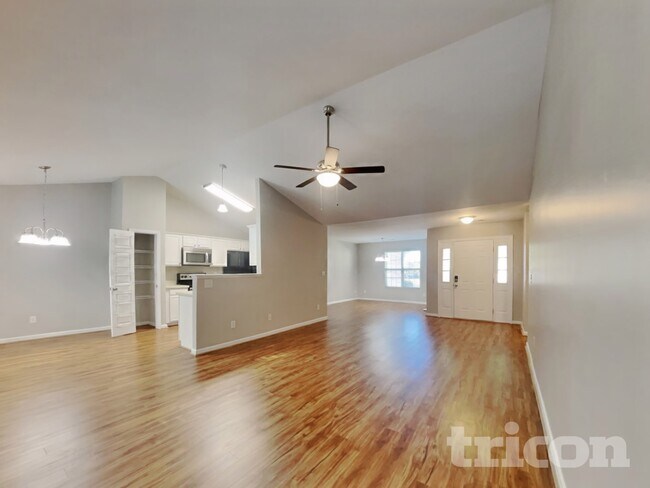 Foto del edificio - 285 Stone Meadow Ct