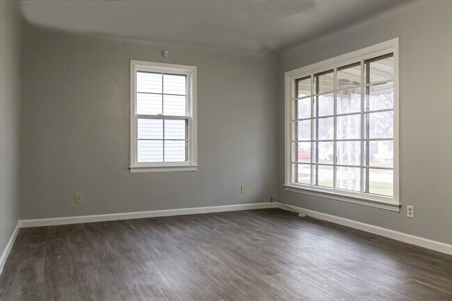 Building Photo - Move in ready!