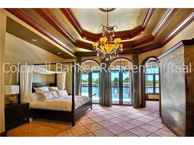 Foto del edificio - 240 N Compass Dr