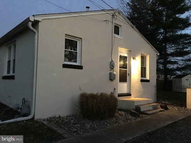 Building Photo - 403 Denver Ct