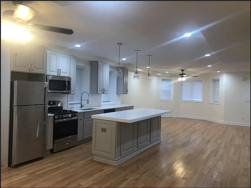Foto principal - 2505 N Hamlin Ave